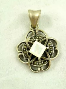 CIONDOLO PENDENTE CROCE CELTICA IN ARGENTO STERLING 925 MADREPERLA - Foto 1 di 3