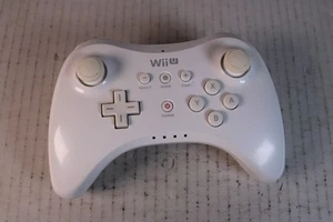 Controller Ufficiale Nintendo Wii U Wireless Pro (Bianco) Buone Condizioni Funzionante - Foto 1 di 6