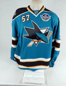Camiseta deportiva azul emitida por el juego Tommy Wingels 2010-11 de los San Jose Sharks NHL Prem 20 P - Imagen 1 de 12