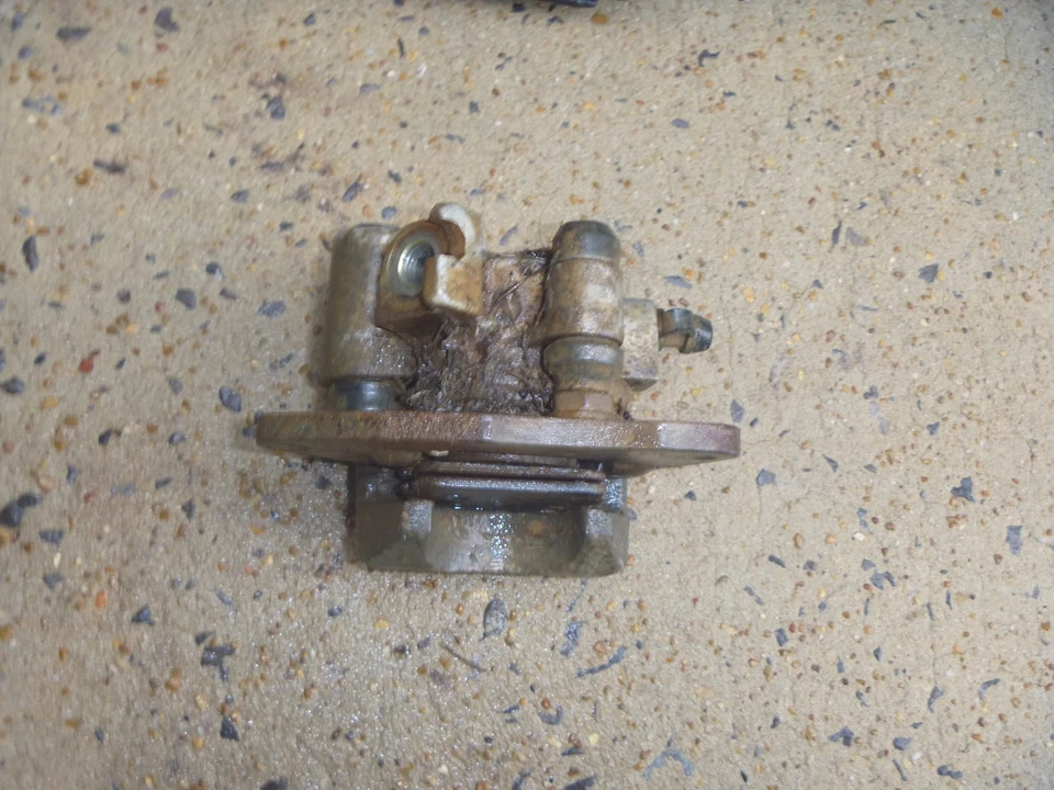 OEM FACTORY 02-08 Yamaha YFM660 660 Grizzly 4x4 RH Front Brake Caliper - Image 1 of 1