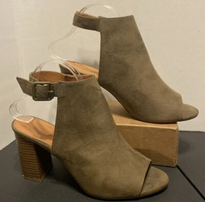 Sandalias Charlotte Russe verde oliva imitación gamuza correa al tobillo tacón bloque talla 10 Foto 1 de 4