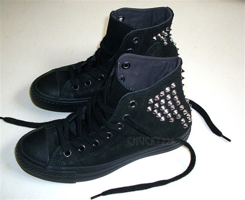 Sneaker Converse Chuck Taylor in pelle testurizzata e borchie mid top punk ma chic