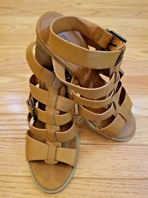 Sandalias de tacón alto Soda para mujer con 7 tiras punta abierta gruesas con hebilla tostada Foto 1 de 4