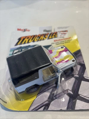 Maisto Trucks Legend 机动! 压铸金属和塑料开口门 1993 年!! — 第 1/4 张图片