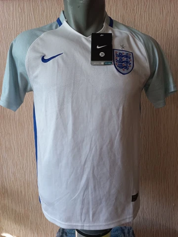 NWT Nike England 2016 kids youth jersey shirt Not original (Size 28) Cover