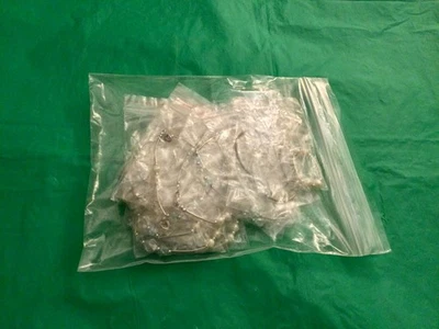 Lote de 20 pulseras de clip de perlas naturales de agua dulce y cuentas de plástico de 6 pulgadas Foto 1 de 2