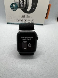 Used Apple Watch SE 1st Generation 40mm Case GPS + LTE - Black. - Picture 1 of 4