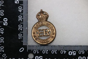 BRITISH ARMY METAL CAP BADGE THE LIFE GUARDS EDWARD 8TH EVIIIR - Picture 1 of 2