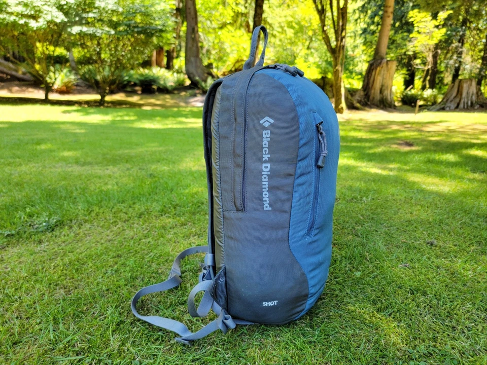 BLACK DIAMOND Shot 16L Climbing Hiking 17" Daypack Backpack ~ 15 oz - Image 1 of 4
