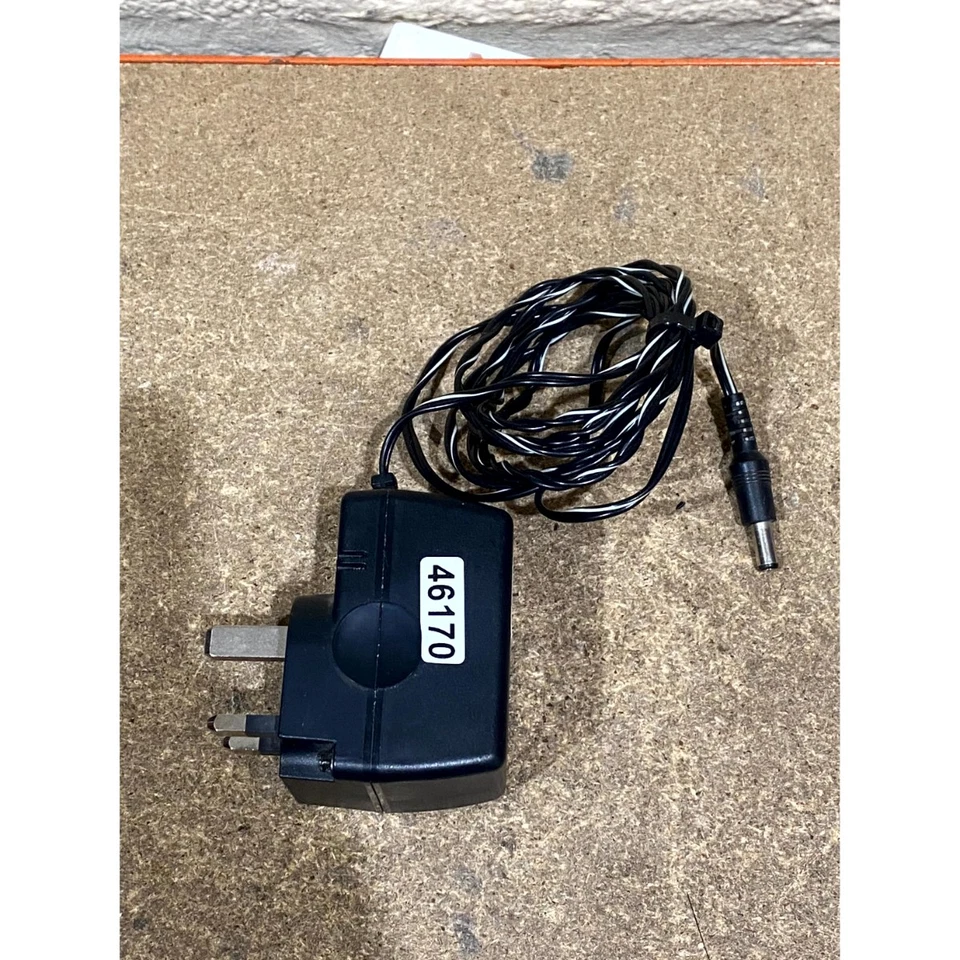 JVC J46599-001 Power Supply AC Adapter Black 12-Volt 300mA Wall Mounted UK Plug - Image 1 of 4