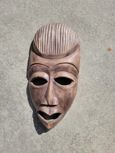 Hand-carved Tribal Wooden Mask - Picture 1 of 6
