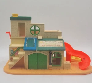 Vintage 1976 Fisher Price Sesame Street Clubhouse Playhouse #937 No Accessories - Picture 1 of 11
