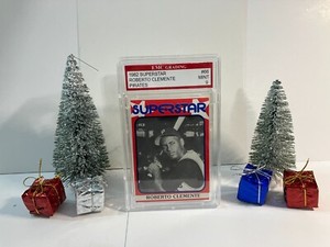 Roberto Clemente 1982 Superstar ML Baseball Trading Card #66 MINT EMC GRADED 9