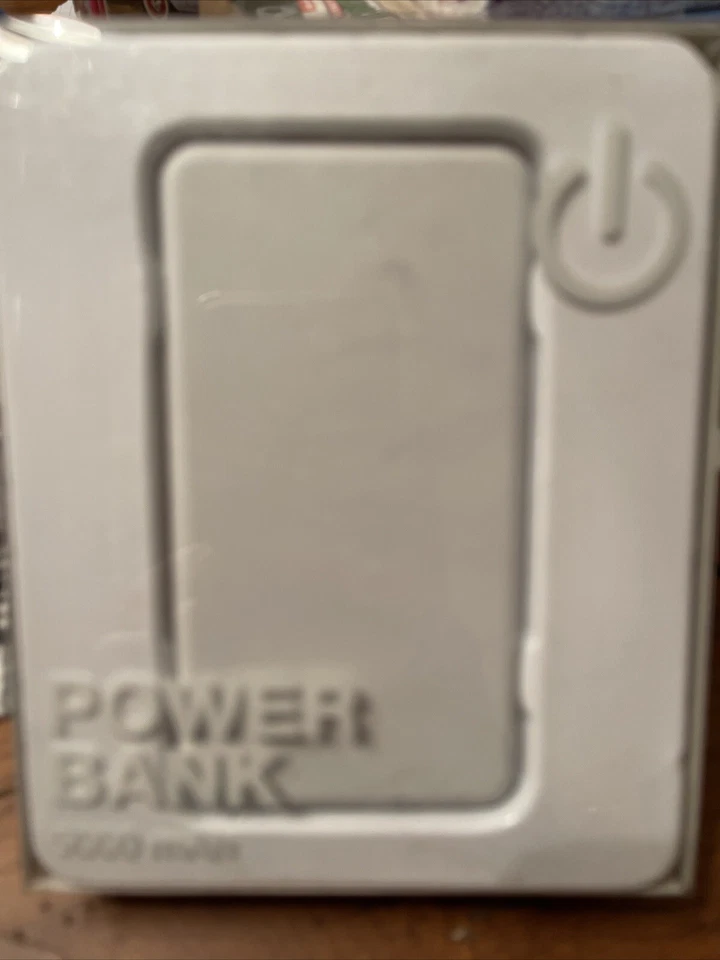 Unidade de recarga Staples Brand 2.4 Amp Power Bank. - Imagem 1 de 1