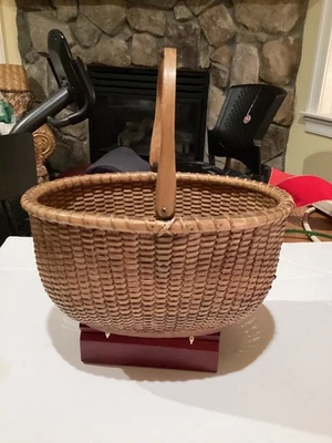 Винтажная Корзина Нантакет без подписи с незначительным ремонтом и потерей плетения - Изображение 1 из 4