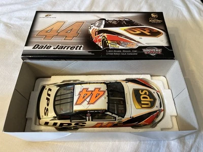 Camry 2007 edición limitada Dale Jarrett #44 UPS Foto 1 de 4