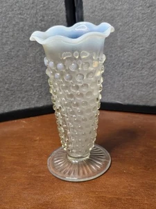 Vintage Anchor Hocking Mondstein opalisierende Schuhnagel kannelierte Vase - Bild 1 von 5