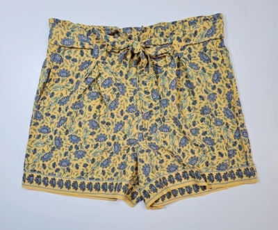 Pantalones cortos Max Studio para mujer ligeros amarillos florales con cinturón talla grande Foto 1 de 4