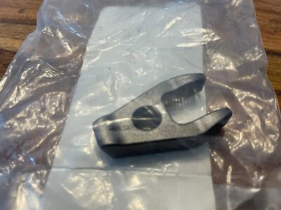 Chrysler Voyager Cherokee 2.8D NEW GENUINE diesel injector clamp 05066904AA 5E3 - Image 1 of 3
