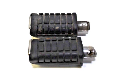 Clavijas traseras izquierda y derecha Honda Shadow 1100 1986 OEM# 50712-MB1-000 Foto 1 de 2