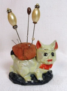 Vintage Giappone RARO dipinto a mano Luster Ware cubista art deco cane/gatto? Cuscino Spilla - Foto 1 di 17