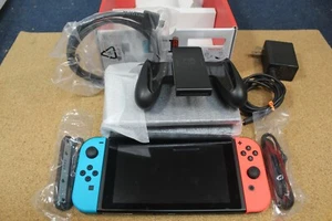 Nintendo Switch Console Dock And All Accessories - FREE SHIPPING - Picture 1 of 5