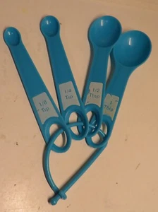 Vintage Used Farberware Set of 4 Measuring Spoons Perfect for Wet & Dry Sky Blue - Picture 1 of 12