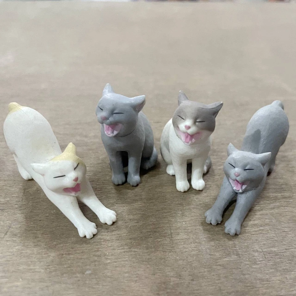 Epoch Relaxed Animal Bocejando Gato Gatinho 4 peças Decoração de Mesa Decoração de Bolo Gato - Imagem 1 de 3