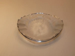 Stunning Lalique Oval Ashtray, Waved Petal and Geometric Design, Frosted - Picture 1 of 6
