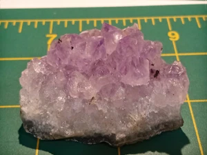 Schön! 2" x 1 3/4" Amethyst Cluster mit Geothit auf Geodenmatrix - Artigas, Uruguay - Bild 1 von 11