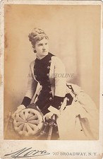 * CABINET CARD - Photo Jose Mora - Woman 1 (707 Broadway New York)