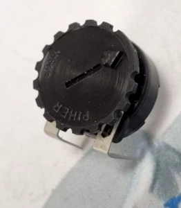 Potentiometer Horizontal Mount 15MM CARBON 10K / With Thumb Wheel (64103AAAA) - Picture 1 of 3