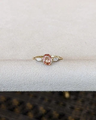 Hermoso anillo de compromiso de turmalina naranja anillo de tres piedras plata de ley 925 Foto 1 de 4