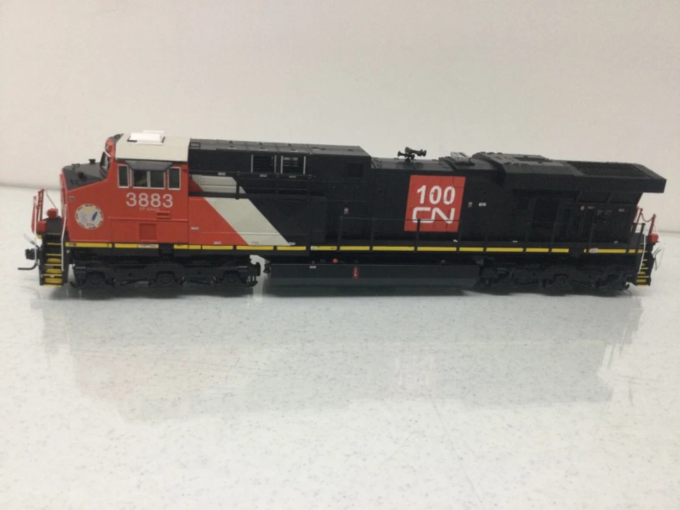 Atlas #30138193 Canadian National ES44AC Diesel #3883  2 Rail PS 3.0 NEW - Image 1 of 4