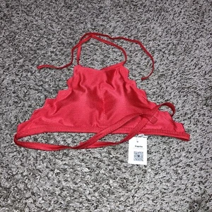 Cupshe Women’s Bikini Swim Top Size Medium Shiny Red - Picture 1 of 4
