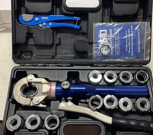 PRESSATRICE MULTISTRATO PROFESSIONALE CON MATRICI TH - V - U - Afbeelding 1 van 4