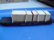 Vintage 1970s HO Scale COX ATSF 94138 Flat Car with Wood Load #2