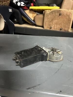 Motor ventana derecha Porsche 911 (930) Bosch OEM 0130820028 Foto 1 de 4