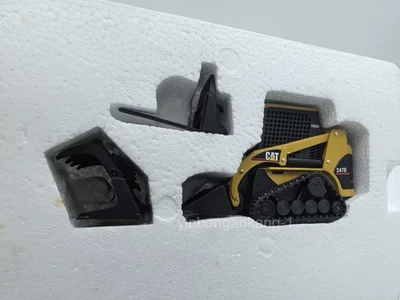 New 2005 Norscot 1/32 Diecast Cat Caterpillar 247B Multi Terrain Loader 3 Tools - Image 1 of 4