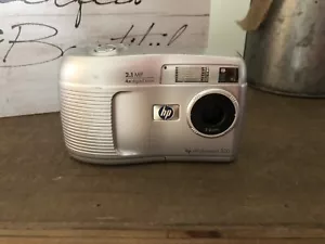 HP PhotoSmart 320 2.1 MP LCD Digital Camera Silver Tested - Picture 1 of 2