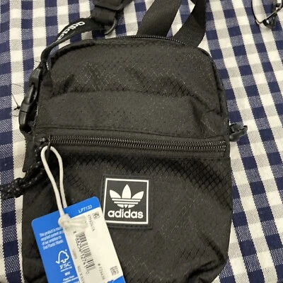 Bandolera Adidas Originals Utility Sling Festival 2.0 Negra Contenido Reciclado Foto 1 de 4