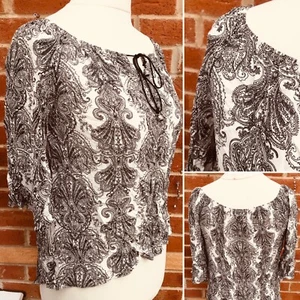 Ladies Size 12 Black White Floral Top Stretchy Holiday Summer Excellent S9 - Picture 1 of 8