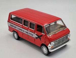 Greenlight 1968 Ford Club Wagon Van Loose 1/64 - Picture 1 of 4