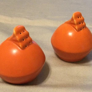 Juego de coctelera redonda de sal naranja + pimienta de cerámica de colección, probablemente años 1940/50 - Imagen 1 de 5