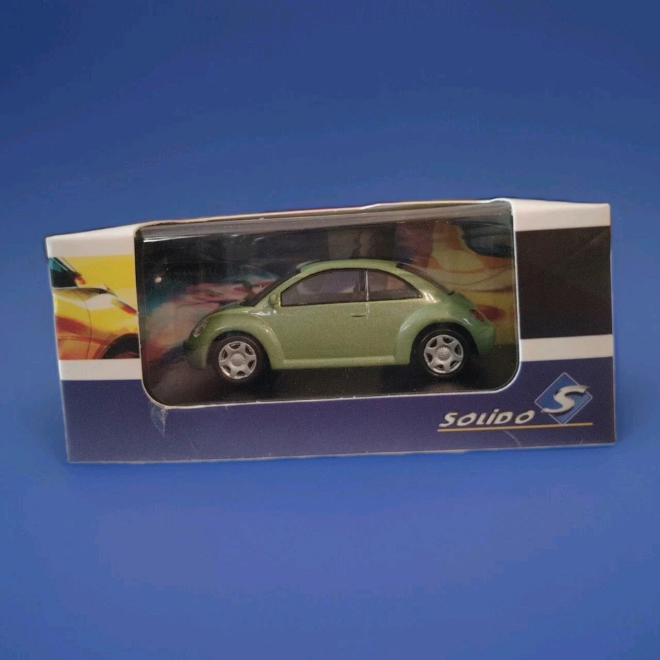SOLIDO -VOLKSWAGEN NEW BEETLE-Modellino Auto Metallo Verde Acido 1:64 - Immagine 1 di 4