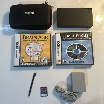 Black Nintendo DSi Console Bundle, Games, 4GB Memory Card, Charger & Case TESTED - Image 1 of 4
