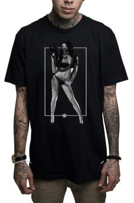 Camiseta Mafiosa Janie Sexy Tatuada Mujer Armas Balas Gángster Urbano Foto 1 de 3