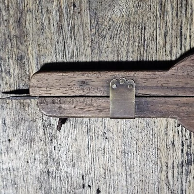 Vintage Canadian Machine Rug Hooking Tool. Good Condition Free Post - Image 1 of 4