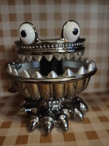 2021 Bath & Body Works Halloween Light Up Monster 3 Wick Candle Holder - Picture 1 of 6
