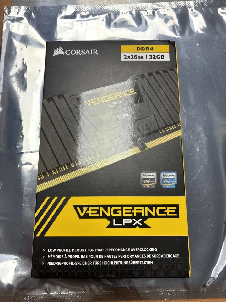 Corsair VENGEANCE 32GB kit 2x16GB DDR4 3000MHZ CM4X16GC3000C16K4D NEW - Image 1 of 3